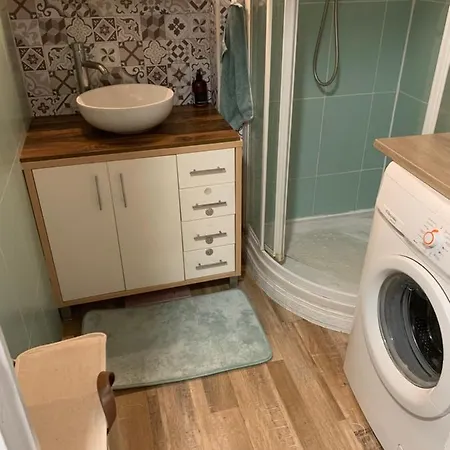 De Standing Climatise, Avec Piscine, Proche De La Apartmán Fréjus