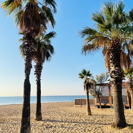 De Standing Climatise, Avec Piscine, Proche De La