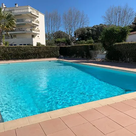 De Standing Climatise, Avec Piscine, Proche De La