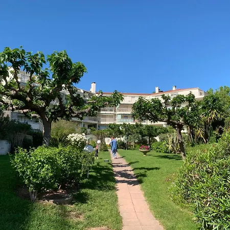 Apartman De Standing Climatise, Avec Piscine, Proche De La