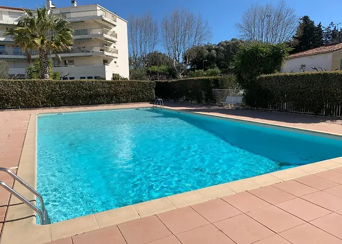 De Standing Climatise, Avec Piscine, Proche De La