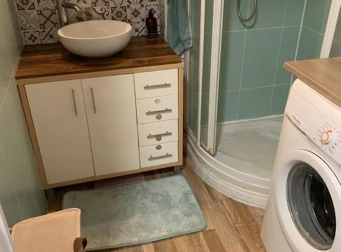 De Standing Climatise, Avec Piscine, Proche De La アパート Fréjus