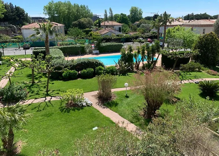 De Standing Climatise, Avec Piscine, Proche De La アパート Fréjus