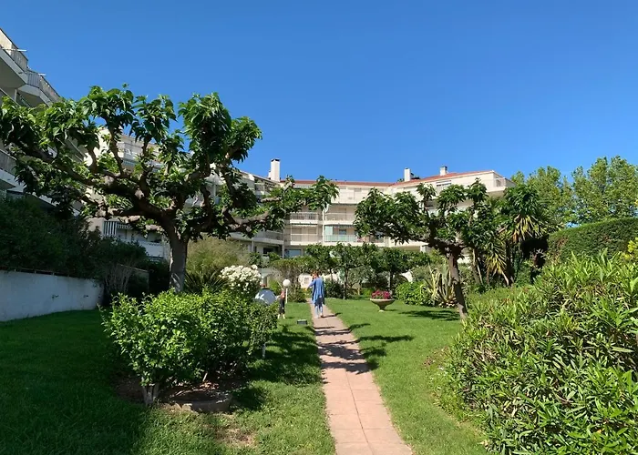 アパート De Standing Climatise, Avec Piscine, Proche De La