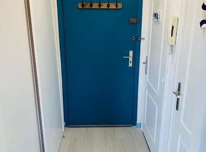 アパート De Standing Climatise, Avec Piscine, Proche De La Fréjus